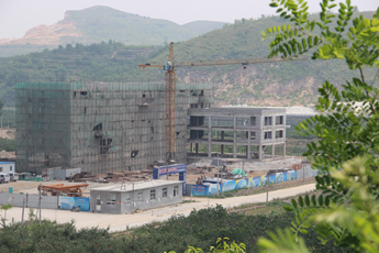 在建新办公楼（图1）